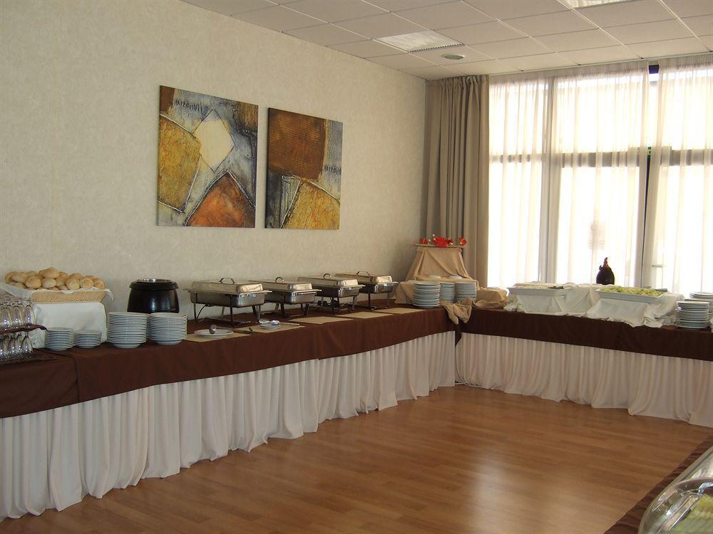 Hotel Exe Palmera Seville